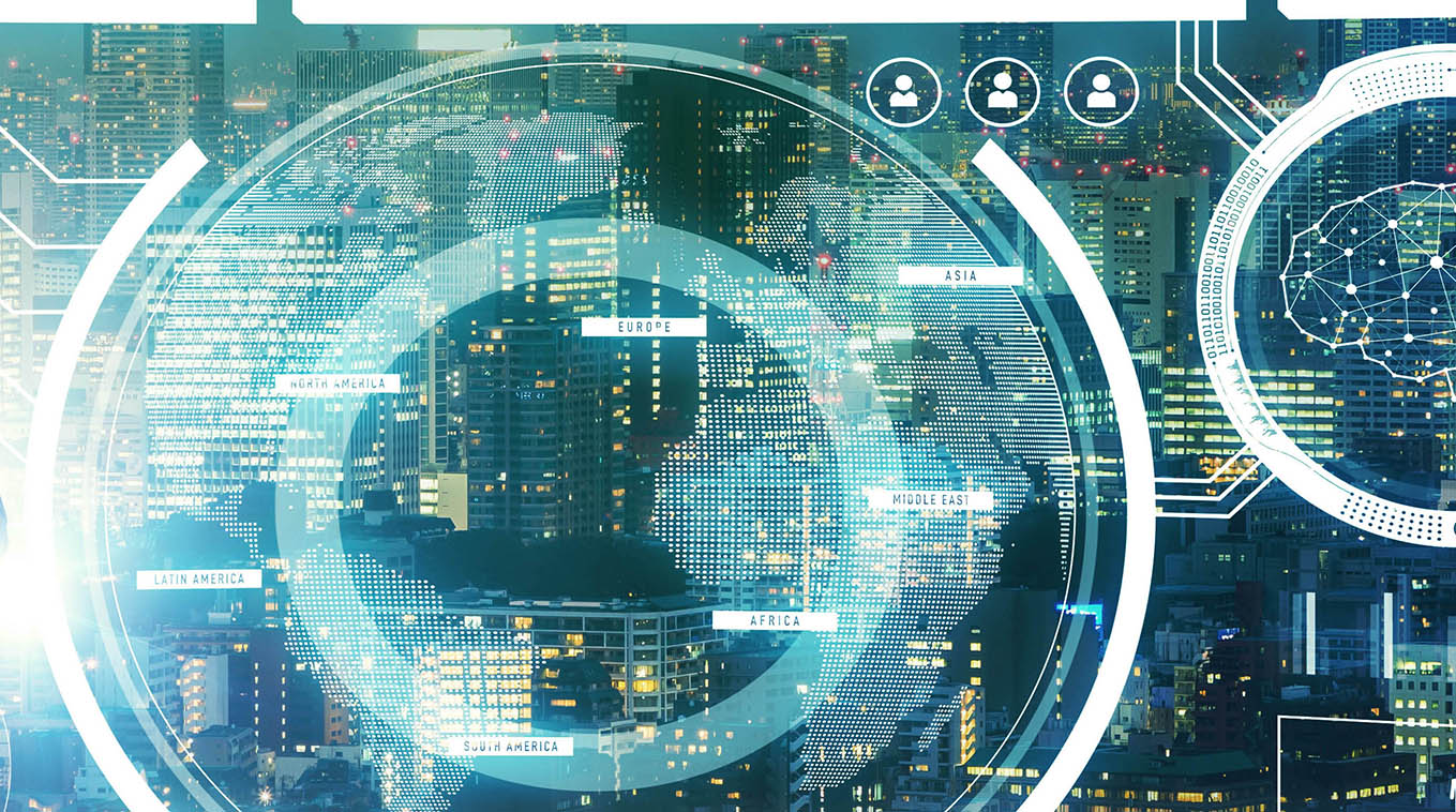 Weltkarte über einer Stadt, digitaler Globus, Stadtlichter, Linien und Icons.